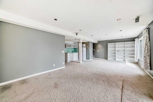 7 Signature Mews Sw, Calgary, AB - Indoor Photo Showing Other Room