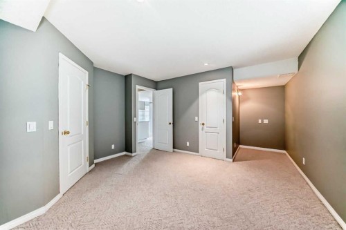 7 Signature Mews Sw, Calgary, AB - Indoor Photo Showing Other Room