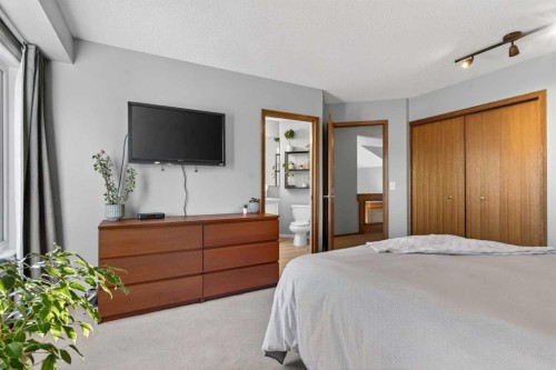 28 Mckerrell Close Se, Calgary, AB - Indoor Photo Showing Bedroom
