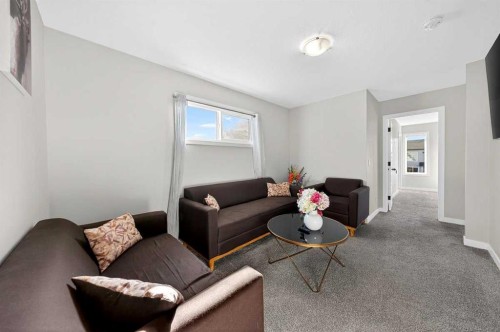 148 Highview Gate Se, Airdrie, AB - Indoor Photo Showing Living Room