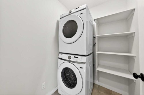 148 Highview Gate Se, Airdrie, AB - Indoor Photo Showing Laundry Room