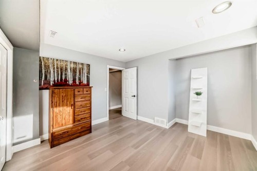 305 Lakeside Greens Crescent, Chestermere, AB - Indoor Photo Showing Other Room