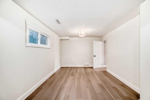 305 Lakeside Greens Crescent, Chestermere, AB - Indoor Photo Showing Other Room