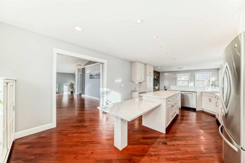 305 Lakeside Greens Crescent, Chestermere, AB - Indoor Photo Showing Kitchen