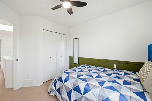 41 New Brighton Green Se, Calgary, AB - Indoor Photo Showing Bedroom
