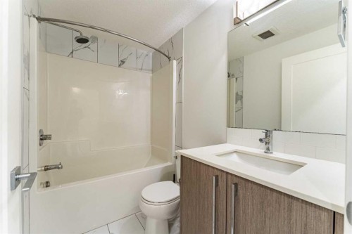 2205-76 Cornerstone Passage Ne, Calgary, AB - Indoor Photo Showing Bathroom
