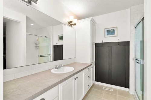 57 Riviera Crescent, Cochrane, AB - Indoor Photo Showing Bathroom