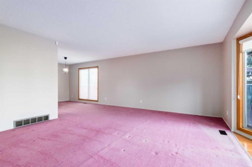 323 Parkridge Way Se, Calgary, AB - Indoor Photo Showing Other Room