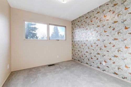 323 Parkridge Way Se, Calgary, AB - Indoor Photo Showing Other Room
