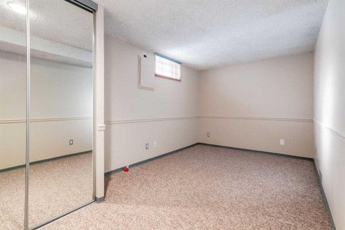 323 Parkridge Way Se, Calgary, AB - Indoor Photo Showing Other Room