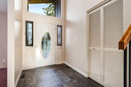 323 Parkridge Way Se, Calgary, AB - Indoor Photo Showing Other Room