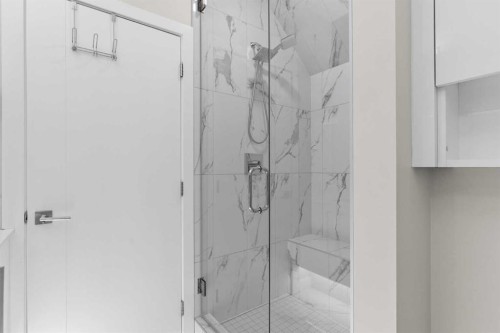 4060 Kovitz Lane Nw, Calgary, AB - Indoor Photo Showing Bathroom