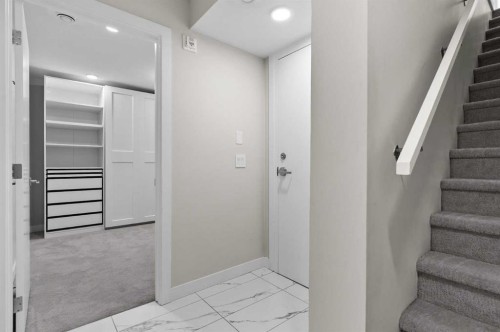 4060 Kovitz Lane Nw, Calgary, AB - Indoor Photo Showing Other Room