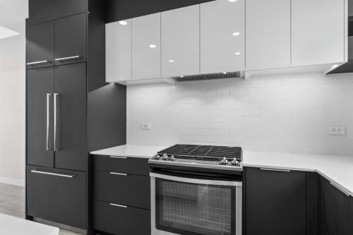 4060 Kovitz Lane Nw, Calgary, AB - Indoor Photo Showing Kitchen