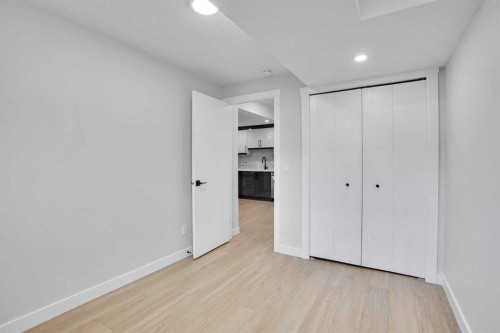 1306 Berkley Drive Nw, Calgary, AB - Indoor Photo Showing Other Room