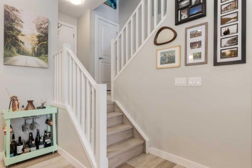 212 Crestbrook Common Sw, Calgary, AB - Indoor Photo Showing Other Room