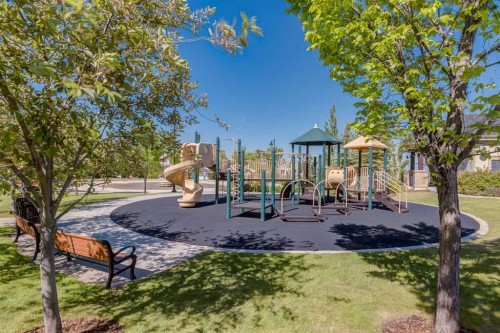 212 Crestbrook Common Sw, Calgary, AB - Outdoor