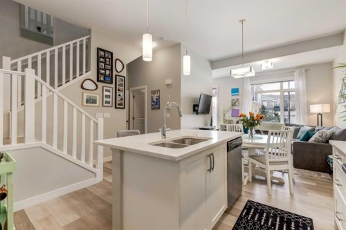 212 Crestbrook Common Sw, Calgary, AB - Indoor