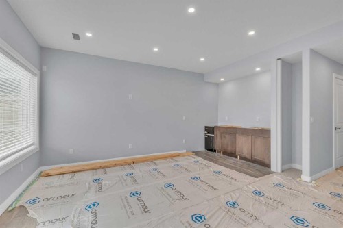 145 Walden Park Se, Calgary, AB - Indoor Photo Showing Other Room