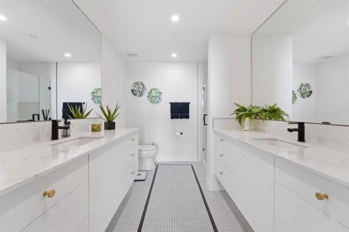 710-8505 Broadcast Avenue Sw, Calgary, AB - Indoor Photo Showing Bathroom