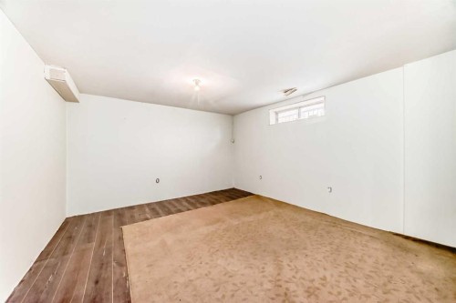 215 Appleglen Park Se, Calgary, AB - Indoor Photo Showing Other Room