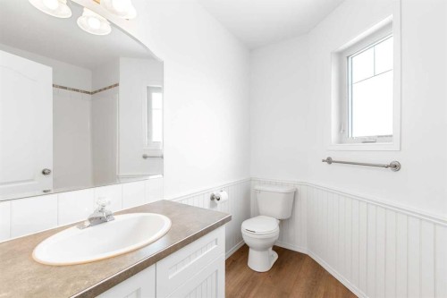 763 Stonehaven Drive, Carstairs, AB - Indoor Photo Showing Bathroom