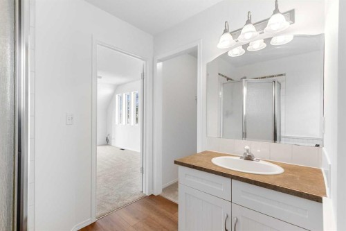 763 Stonehaven Drive, Carstairs, AB - Indoor Photo Showing Bathroom