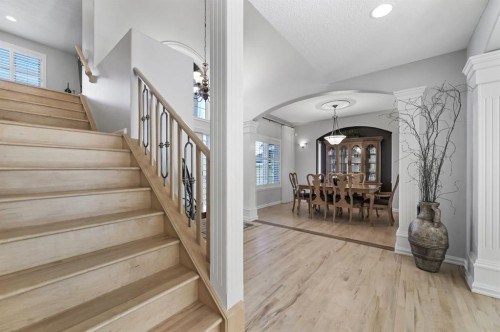 1458 Strathcona Drive Sw, Calgary, AB - Indoor Photo Showing Other Room