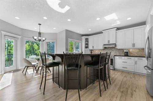 1458 Strathcona Drive Sw, Calgary, AB - Indoor