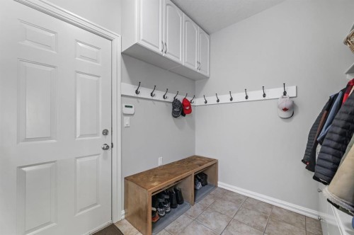 1458 Strathcona Drive Sw, Calgary, AB - Indoor Photo Showing Other Room