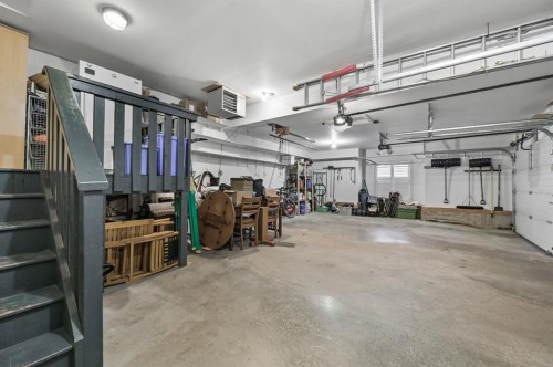 1458 Strathcona Drive Sw, Calgary, AB - Indoor Photo Showing Garage