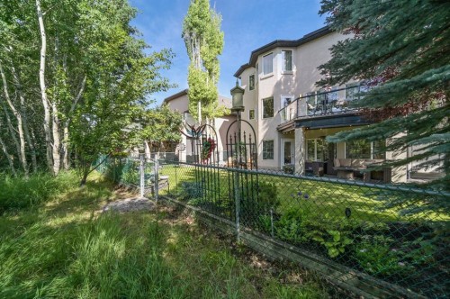 1458 Strathcona Drive Sw, Calgary, AB - Outdoor
