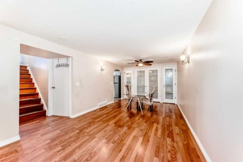 7139 18 Street Se, Calgary, AB - Indoor