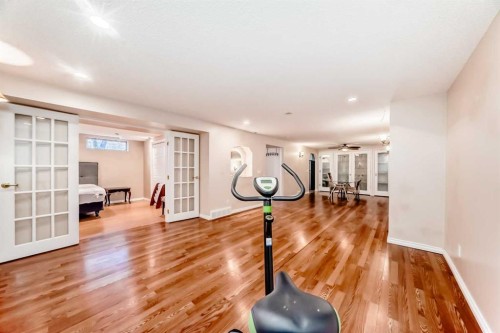 7139 18 Street Se, Calgary, AB - Indoor Photo Showing Other Room