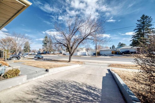 7139 18 Street Se, Calgary, AB - Outdoor With View