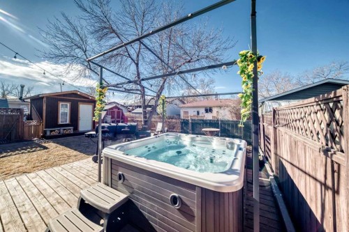7139 18 Street Se, Calgary, AB - Outdoor With Deck Patio Veranda