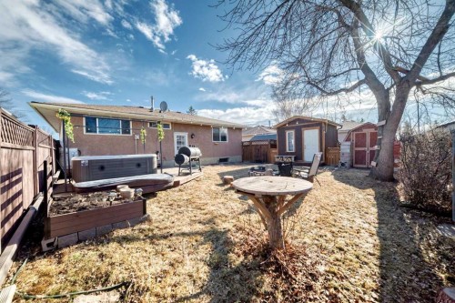 7139 18 Street Se, Calgary, AB - Outdoor With Deck Patio Veranda
