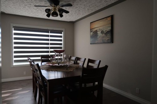 200 Hawkbury Close Nw, Calgary, AB - Indoor Photo Showing Dining Room