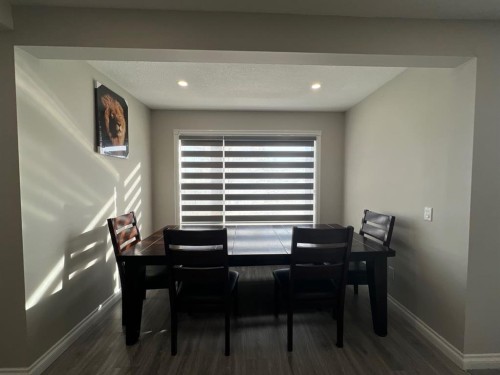 200 Hawkbury Close Nw, Calgary, AB - Indoor Photo Showing Dining Room