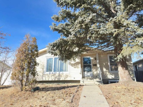 83 Falshire Way Ne, Calgary, AB - Outdoor