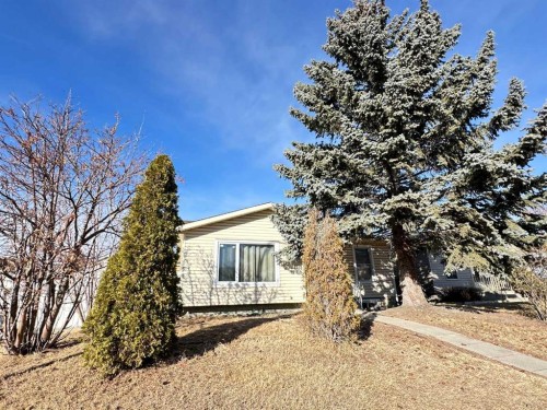 83 Falshire Way Ne, Calgary, AB - Outdoor