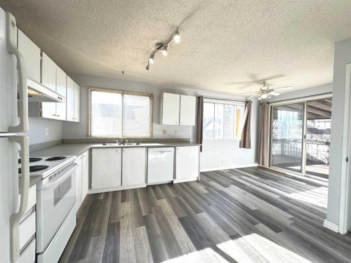 83 Falshire Way Ne, Calgary, AB - Indoor Photo Showing Kitchen