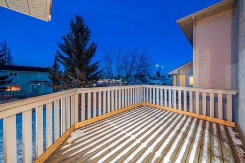16 Sandringham Close Nw, Calgary, AB - Outdoor With Exterior