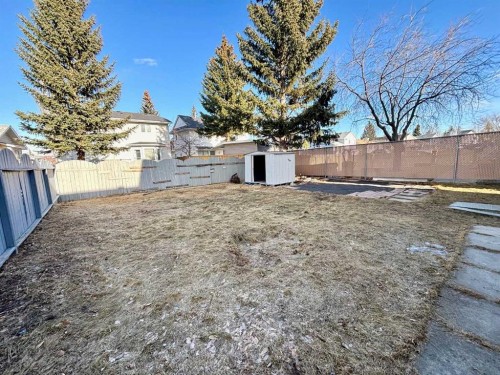 16 Sandringham Close Nw, Calgary, AB - Outdoor