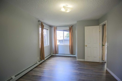 202-5202 Valleyview Park Se, Calgary, AB - Indoor Photo Showing Other Room