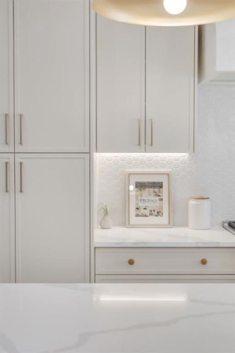 1904 48 Avenue Sw, Calgary, AB - Indoor