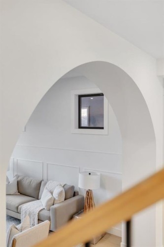 1904 48 Avenue Sw, Calgary, AB - Indoor Photo Showing Other Room