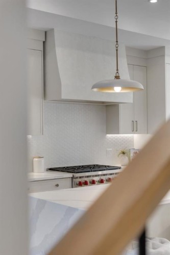 1904 48 Avenue Sw, Calgary, AB - Indoor