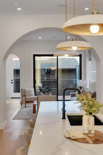 1904 48 Avenue Sw, Calgary, AB - Indoor