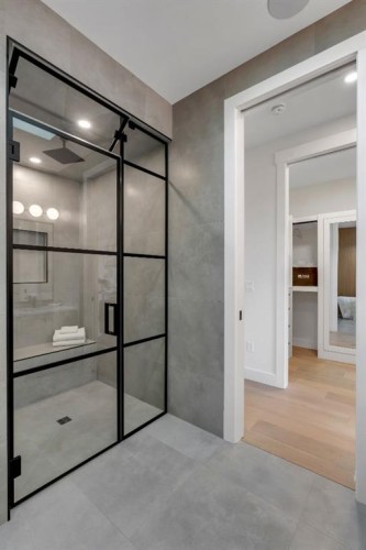 1904 48 Avenue Sw, Calgary, AB -  Photo Showing Other Room